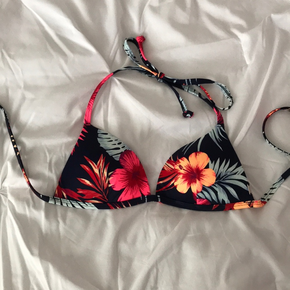 VICTORIA SECRET BIKINI TOP